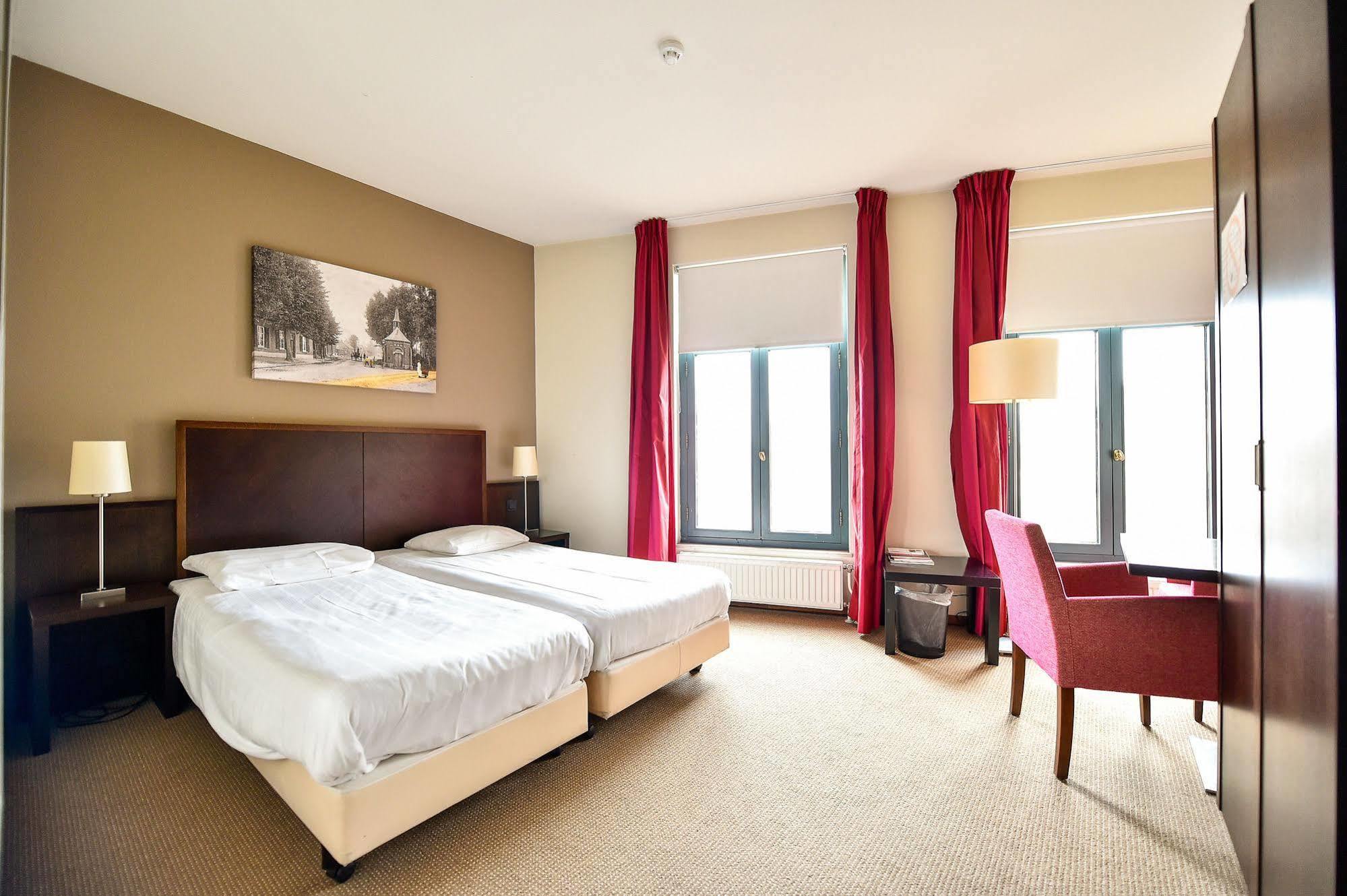 Hotel Munten Weert Exterior photo