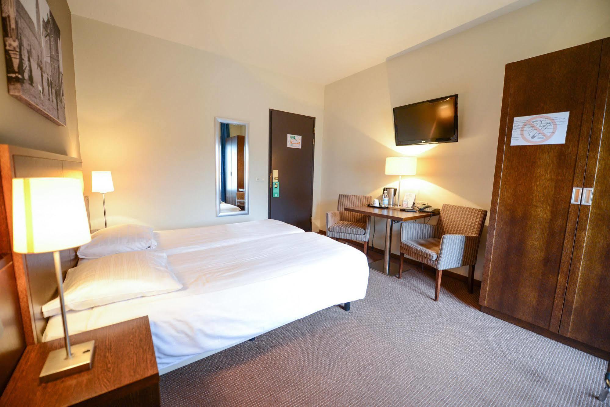 Hotel Munten Weert Exterior photo